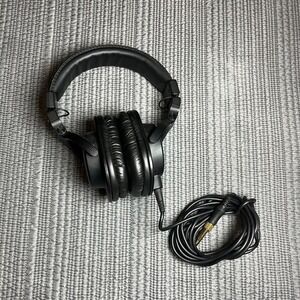 Yamaha HPH-MT5 Studio Monitor Headphones – Professional Audio Quality